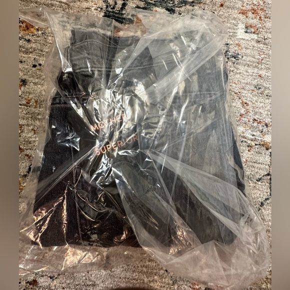 🎸MOTHER🎸🔥NWT🔥High Waisted Rascal Ankle Step Fray - Picture 3 of 6